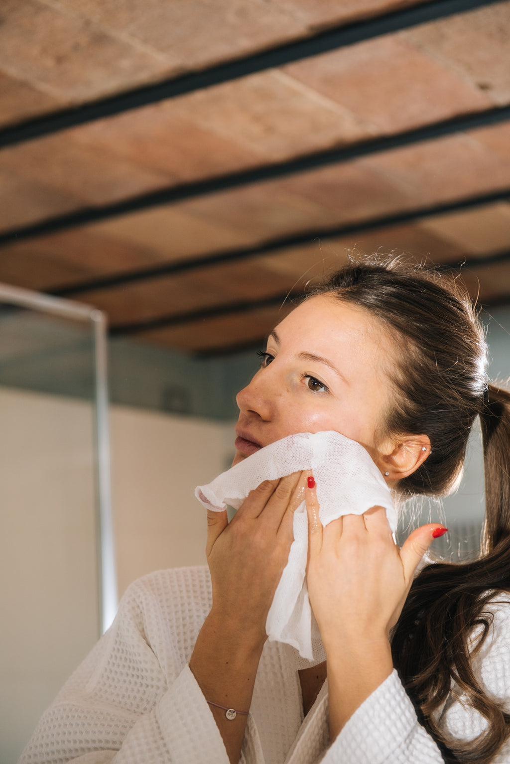 LUXE 240 Single-Use Compressed Wipes in Viscose to Moisten